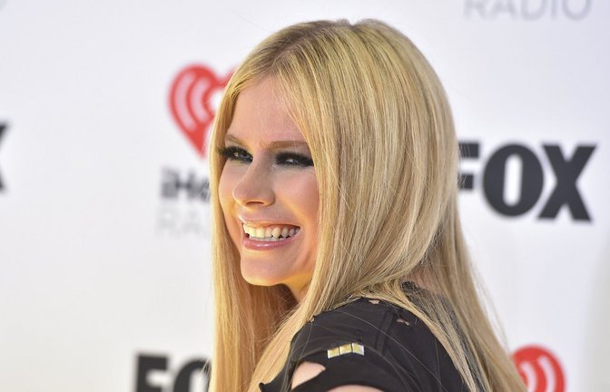 Avril Lavigne würde sich daten.<span class='image-autor'>Foto: dpa/Jordan Strauss</span>