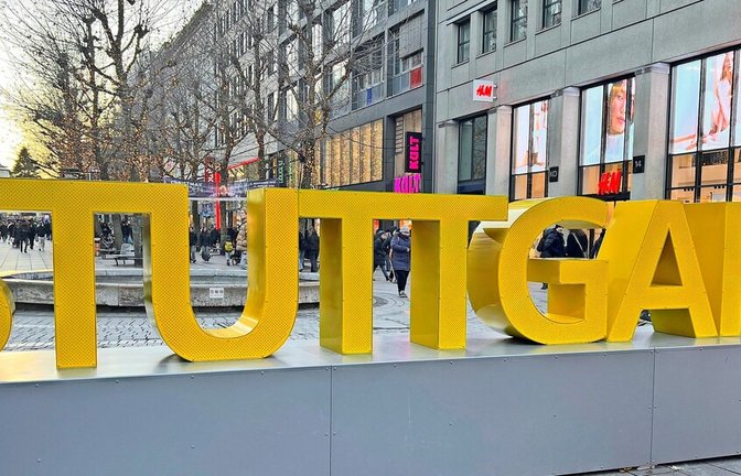 Zweifach umlackiert: Die CDU im Stuttgarter Gemeinderat wollte eine neues, deutlich größeres Stuttgart-Sign als dieses bestehende. Ihre Forderung hatte sie für den Haushalt 2026/27 durchgesetzt.<span class='image-autor'>Foto: STZN/Konstantin Schwarz</span>