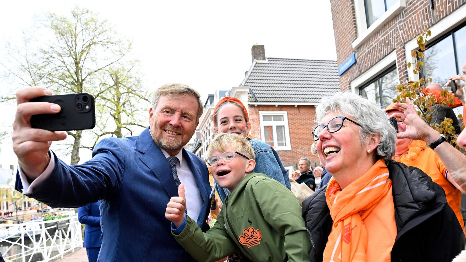 Die niederländischen Monarchen zeigten sich betont volksnah und unkompliziert.Foto: IMAGO / PPE Die niederländischen Monarchen zeigten sich betont volksnah und unkompliziert.Foto: IMAGO / PPE