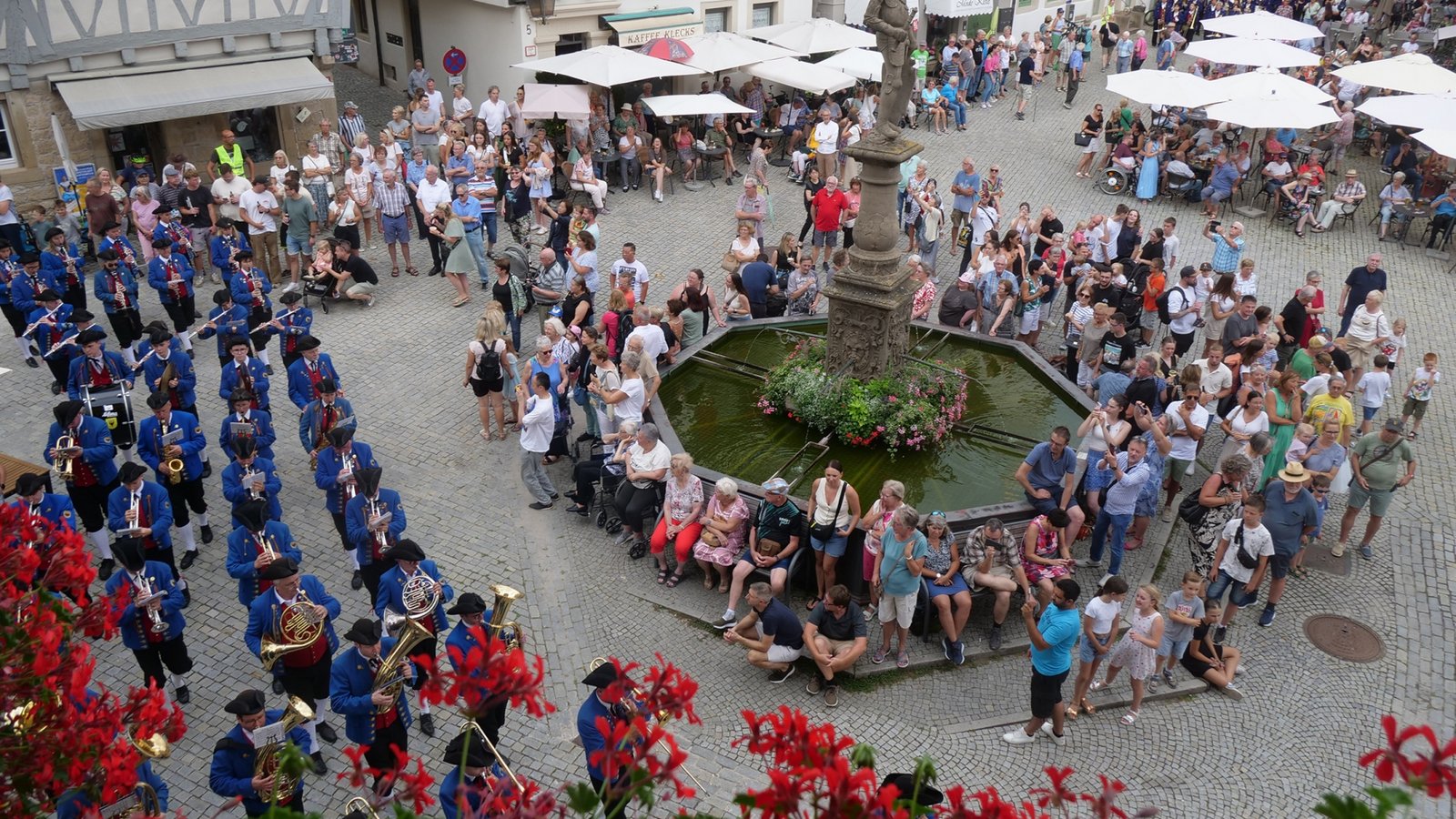 Beim Konzert auf dem Marktplatz spielen Gäste und Gastgeber gemeinsam. Archivfoto: Friedrich
