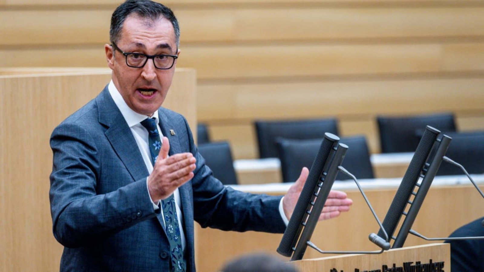 Die AfD wirft Ministerpräsident Cem Özdemir vor, die Neutralitätspflicht zu verletzen. Dieser schaltete in der Landtagsdebatte in den Angriffsmodus. Foto: Christoph Schmidt/dpaChristoph Schmidt/dpa Die AfD wirft Ministerpräsident Cem Özdemir vor, die Neutralitätspflicht zu verletzen. Dieser schaltete in der Landtagsdebatte in den Angriffsmodus. Foto: Christoph Schmidt/dpaChristoph Schmidt/dpa