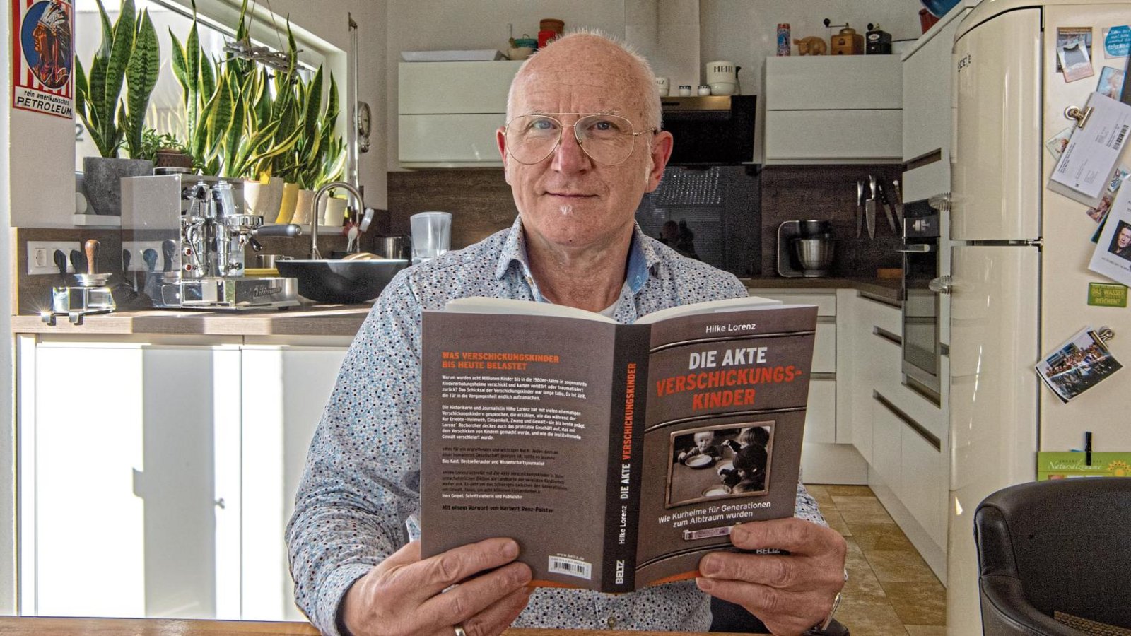 Gerhard Stoll erzählte von seinen Erlebnissen im Kinderkurheim in Bad Rappenau auch für das Buch von Hilke Lorenz. Foto: Kalb Gerhard Stoll erzählte von seinen Erlebnissen im Kinderkurheim in Bad Rappenau auch für das Buch von Hilke Lorenz. Foto: Kalb