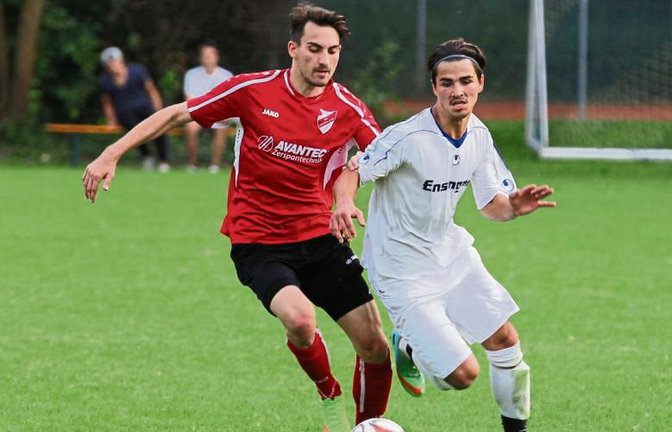 Marko Gazinkovski (links) ist eine der Stützen des SVH in der Offensive. Foto: Nachreiner