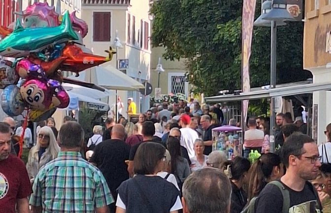Es ist voll in der Vaihinger Innenstadt.