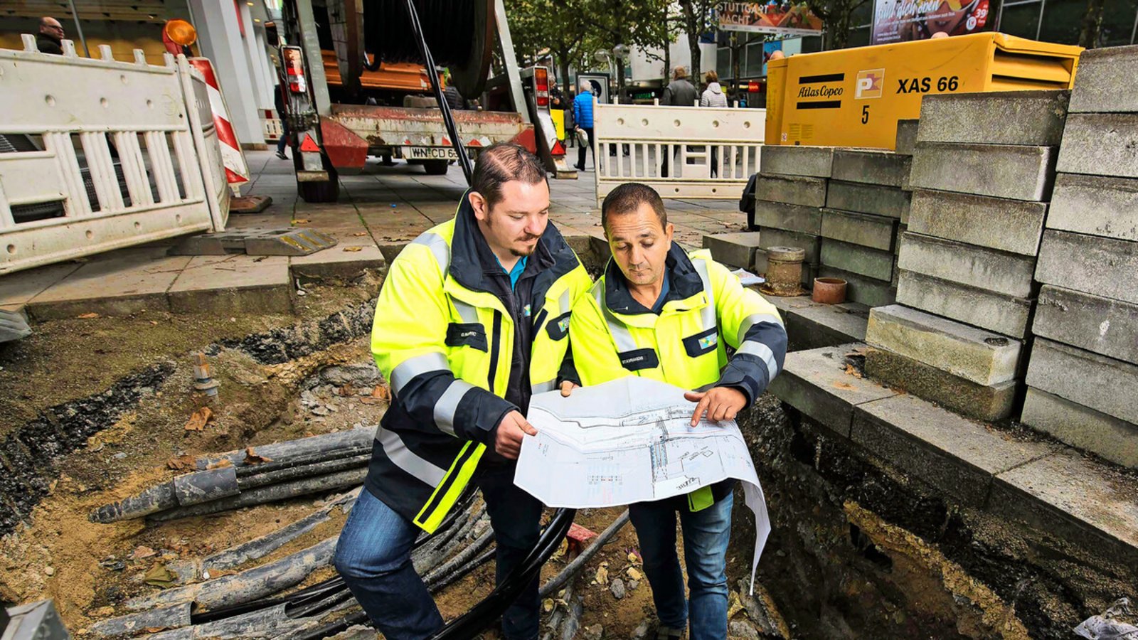 Das Stromnetz muss in Stuttgart, wie hier in der Königstraße, erheblich erweitert und erneuert werden.Foto: Max Kovalenko Das Stromnetz muss in Stuttgart, wie hier in der Königstraße, erheblich erweitert und erneuert werden.Foto: Max Kovalenko