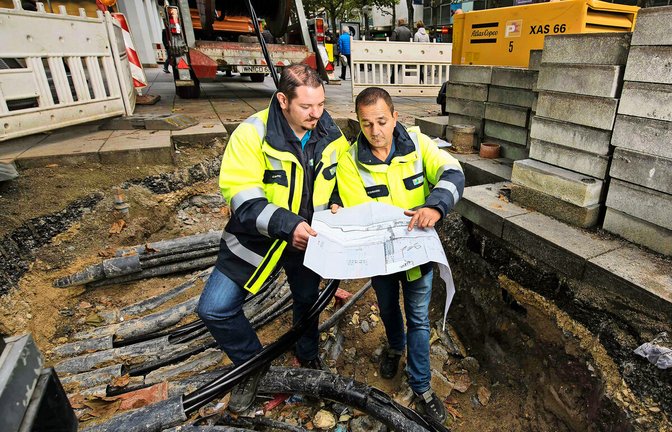 Das Stromnetz muss in Stuttgart, wie hier in der Königstraße, erheblich erweitert und erneuert werden.<span class='image-autor'>Foto: Max Kovalenko</span>