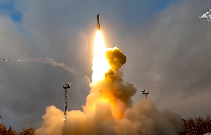 Eine russische Interkontinentalrakete startet vom Startplatz Plesetsk.<span class='image-autor'>Foto: dpa/Uncredited</span>