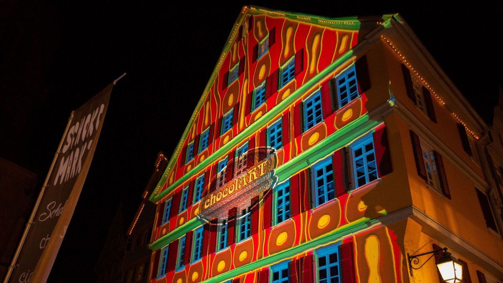 Die Lichtkünstler-Ateliers „Illuminist“ und „Leuchtwerk“ sind in diesem Jahr für die Altstadt-Beleuchtung verantwortlich.Foto: imago images/Drofitsch/Eibner-Pressefoto