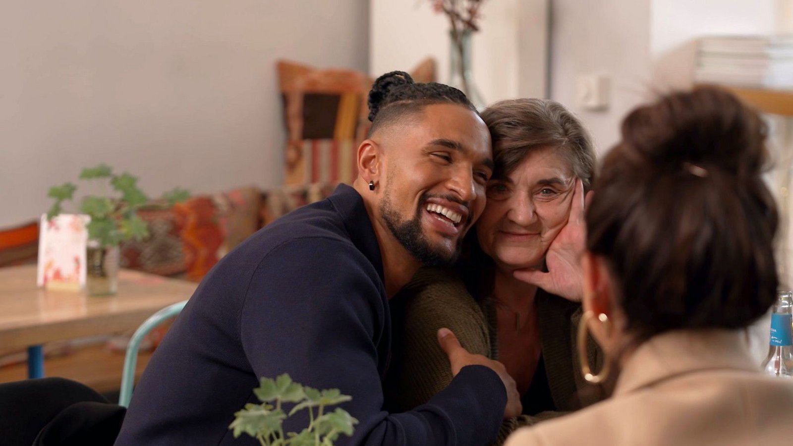 David hat seine Mutter zur Unterstützung mitgebracht.Foto: RTL David hat seine Mutter zur Unterstützung mitgebracht.Foto: RTL