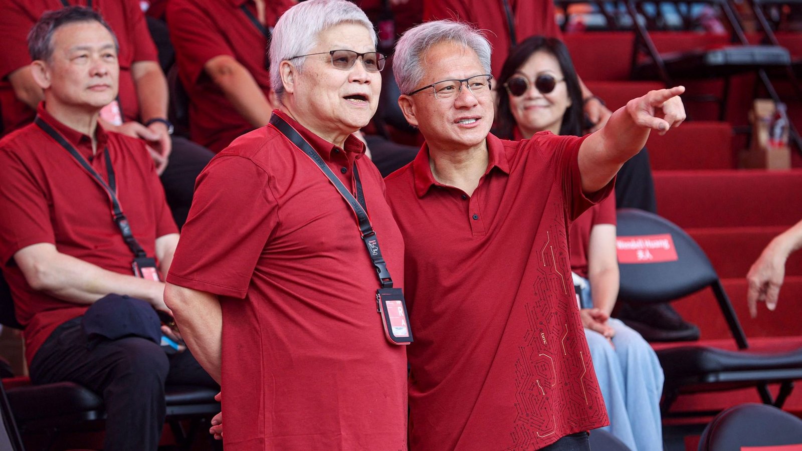 TSMC-Chef  Che-Chia Wei (L), arbeitet gut mit dem Nividia-Boss Jensen Huang zusammen.Foto: HANDOUT/AFP