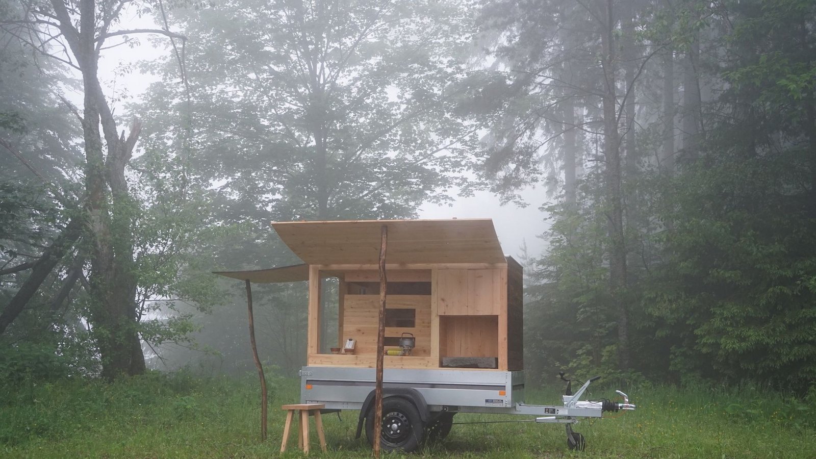 Shinroku Shimokawa hat im Schwarzwald eine fahrbare Küche gebaut.Foto: Shinroku Shimokawa