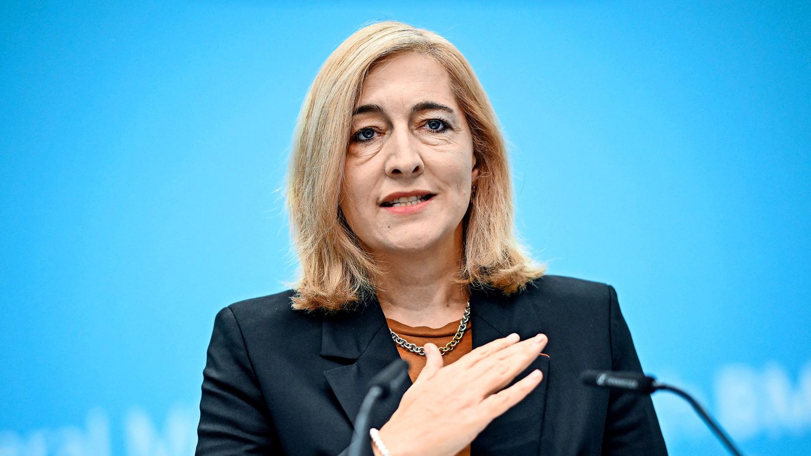 Die Landesgrünen werfen Ministerin Nina Warken Untätigkeit vor.Foto: Britta Pedersen/dpa Die Landesgrünen werfen Ministerin Nina Warken Untätigkeit vor.Foto: Britta Pedersen/dpa