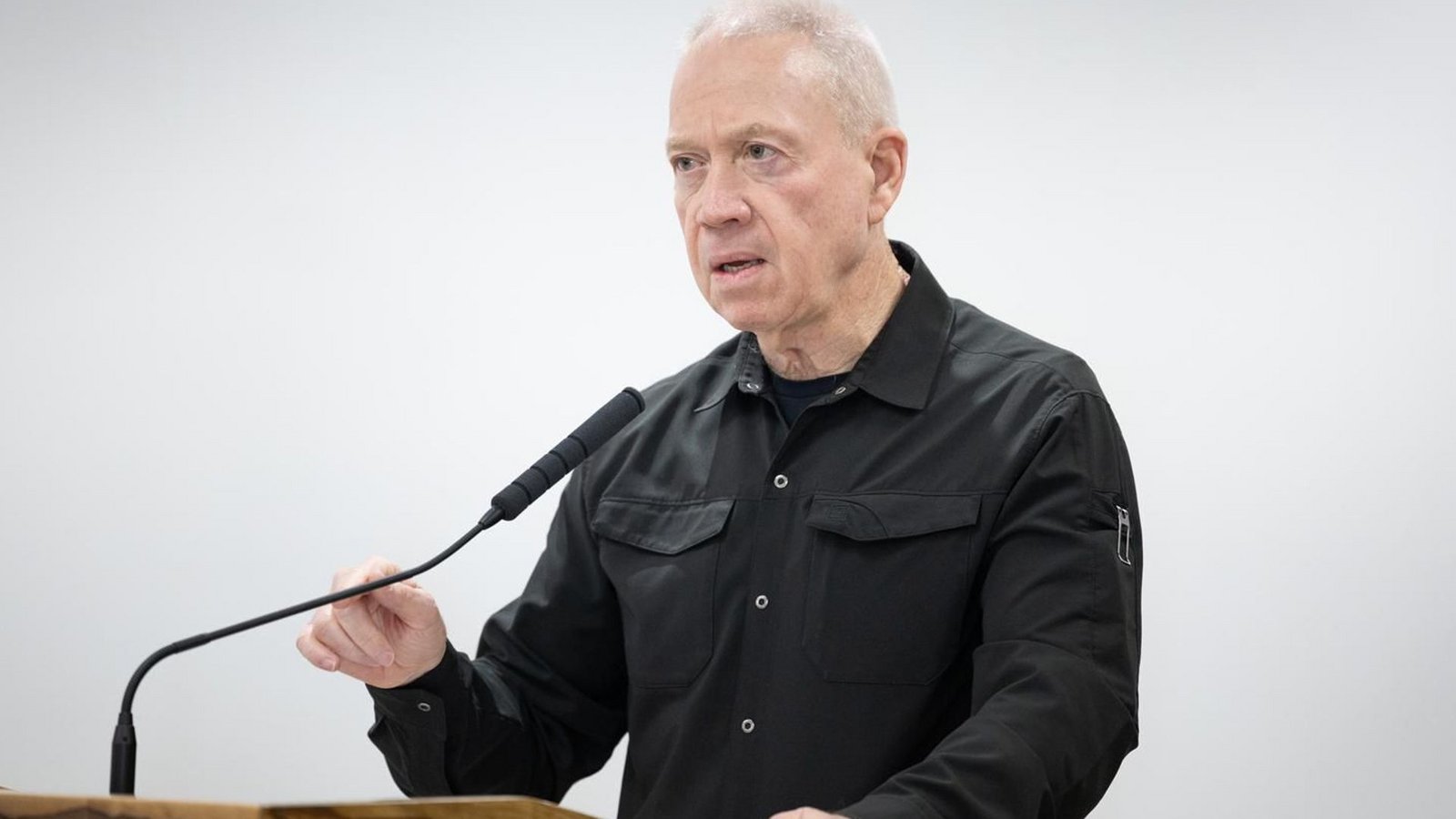 Joav Galant, israelischer Verteidigungsminister. Israel setzt Angriffe auf Ziele der Hisbollah im Libanon fort.Foto: dpa/Shachar Yurman Joav Galant, israelischer Verteidigungsminister. Israel setzt Angriffe auf Ziele der Hisbollah im Libanon fort.Foto: dpa/Shachar Yurman
