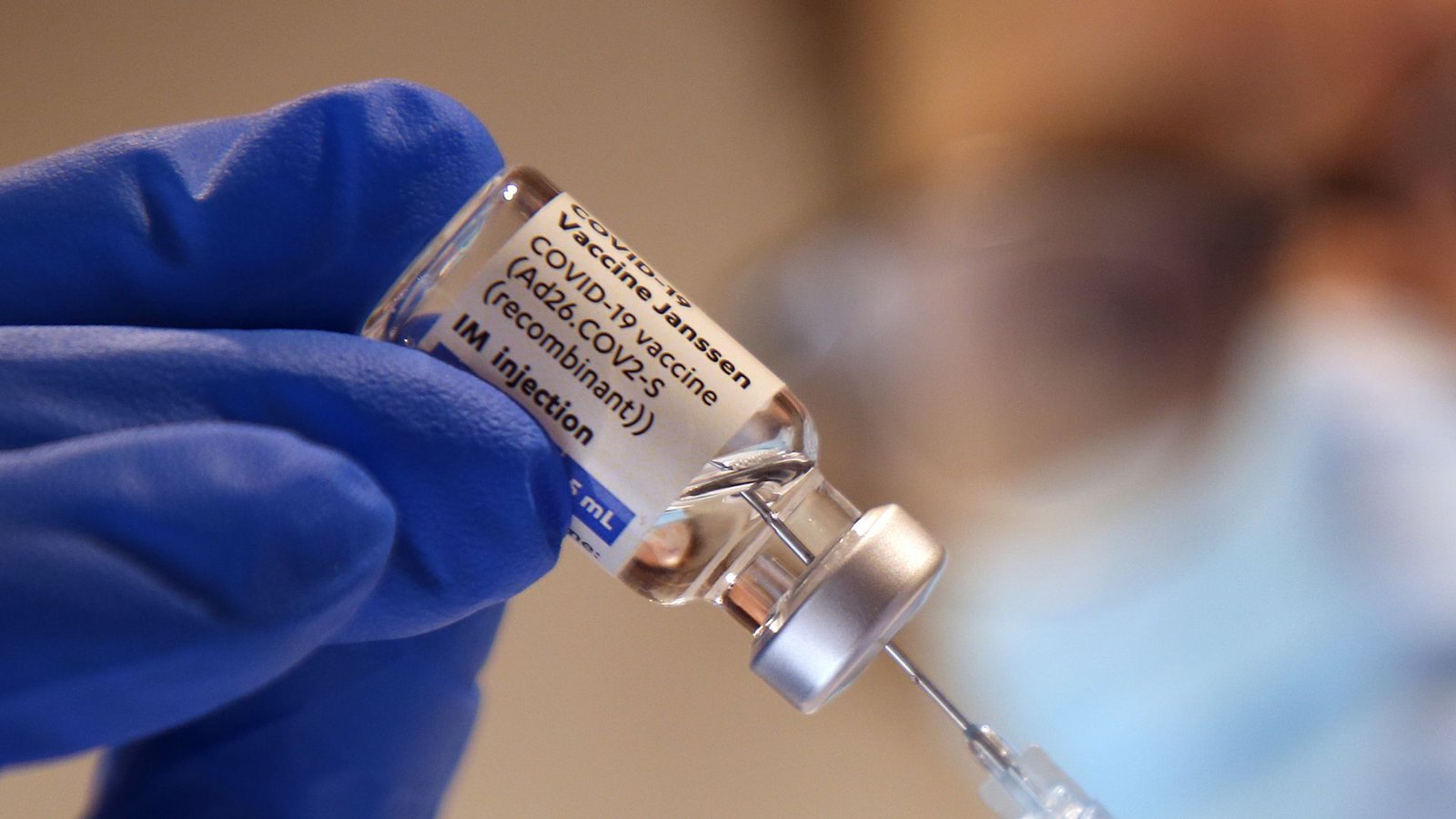 Mittlerweile sind laut der Weltgesundheitsorganisation WHO rund 67 Prozent der Menschen vollständig gegen Sars-CoV-2 geimpft.Foto: Wolfgang Kumm/dpa Mittlerweile sind laut der Weltgesundheitsorganisation WHO rund 67 Prozent der Menschen vollständig gegen Sars-CoV-2 geimpft.Foto: Wolfgang Kumm/dpa