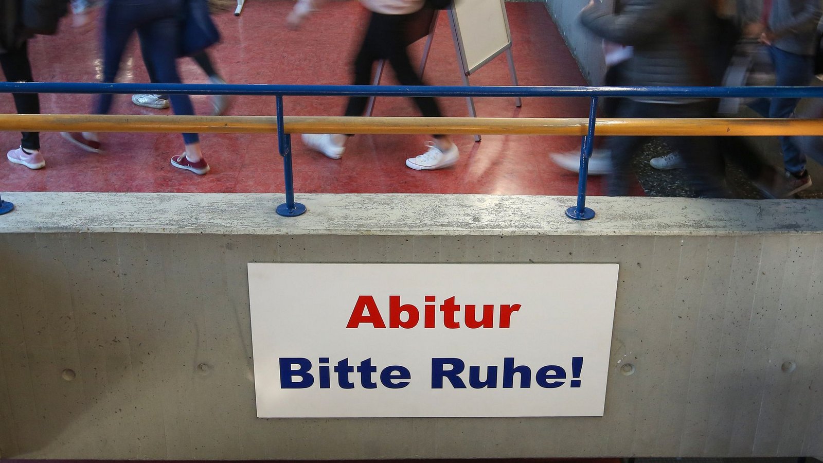 An den Gymnasien im Land heißt es jetzt Rücksicht nehmen auf die Pennäler, die Abi schreiben.Foto: dpa/Thomas Warnack An den Gymnasien im Land heißt es jetzt Rücksicht nehmen auf die Pennäler, die Abi schreiben.Foto: dpa/Thomas Warnack
