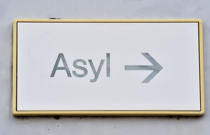 Das europäische Asyl- und Migrationsrecht ist reformiert. Doch nicht alle EU-Staaten sind auf die Umsetzung der Maßnahmen im Juni vorbereitet. Auch Deutschland wird aus Brüssel gerügt.<span class='image-autor'>Foto: Uli Deck/dpa</span>