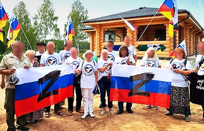 Die umstrittene „Druschba“-Bewegung unterstützt russische Propaganda – auch der Mitarbeiter des deutschen Rüstungsunternehmens ist darauf zu sehen.<span class='image-autor'>Foto: Ministerium für internationale und interregionale Beziehungen der Region Nischni Nowgorod</span>