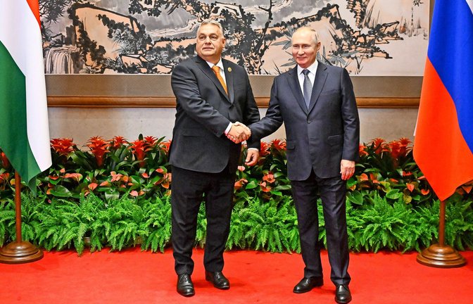 Ungarns Premier Orban und Russlands Präsident Putin sind sich freundschaftlich zugetan. Dass dieser Umstand der EU in diesen Zeiten nicht gefällt, lässt den Mann Budapest kalt.<span class='image-autor'>Foto: IMAGO/ITAR-TASS</span>