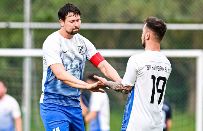 Dennis Toetz (links) und Davide Tasselli reisen mit dem TSV Häfnerhaslach zur SGM Hohenhaslach/Freudental. <span class='image-autor'>Foto: Krause</span>