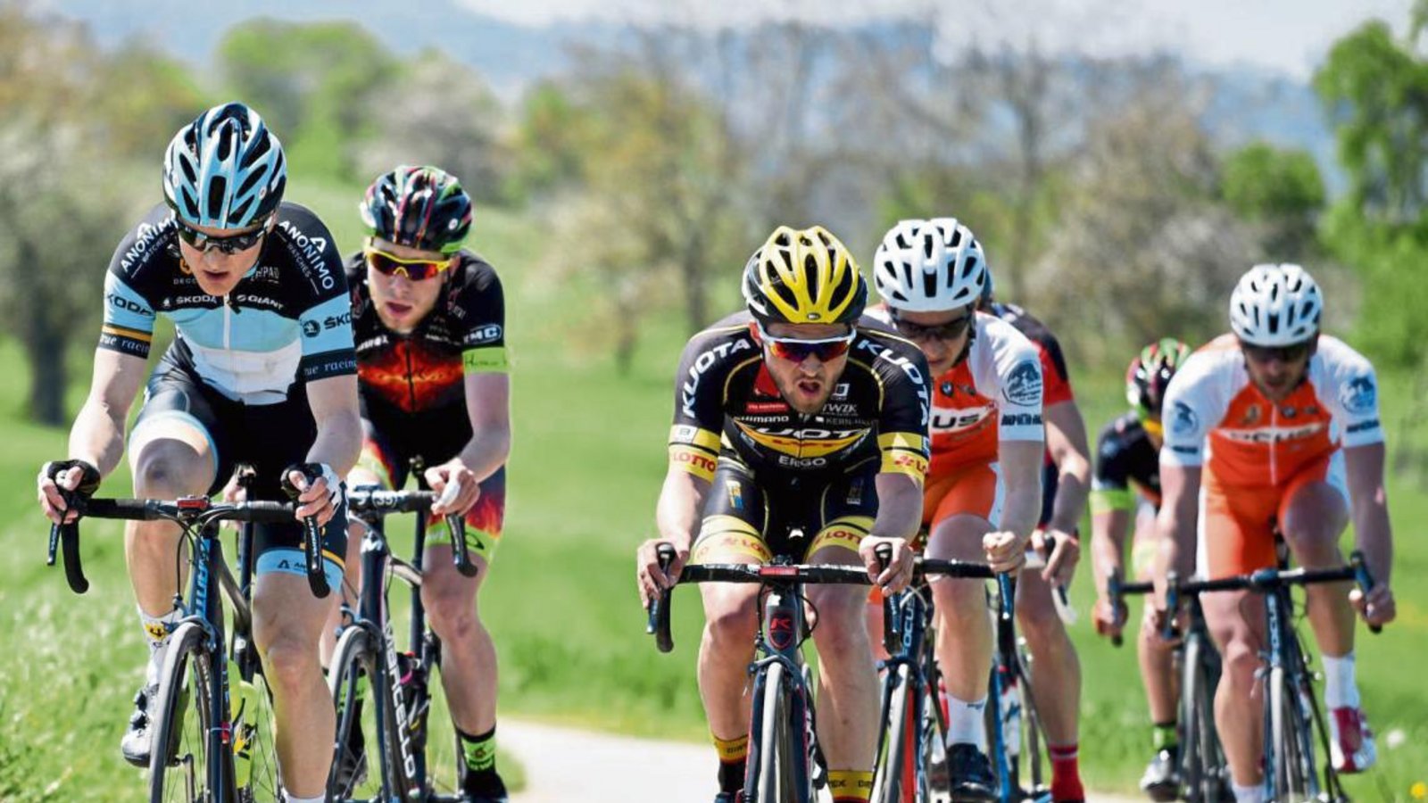 Alexander Krieger (links) lässt auf einzelnen Etappen Straßenweltmeister wie Philippe Gilbert oder Caleb Ewan hinter sich. Foto: Archiv/Haumesser Alexander Krieger (links) lässt auf einzelnen Etappen Straßenweltmeister wie Philippe Gilbert oder Caleb Ewan hinter sich. Foto: Archiv/Haumesser