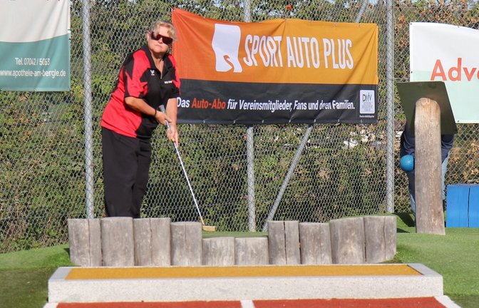 Weltmeisterin Silvia Heublein beim Abschlag. <span class='image-autor'>Fotos: Dittrich</span>