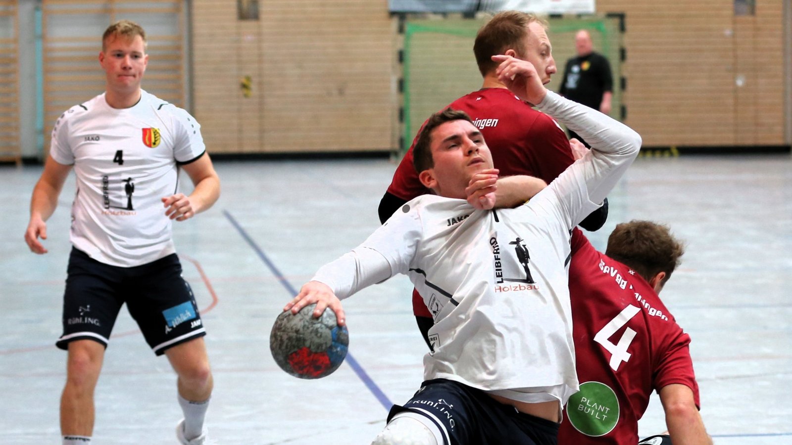 Der CVJM Enzweihingen – hier wird gerade Julian Rühling niedergerungen – hat in Wiernsheim den fünften statt dritten Platz belegt. Foto: Küppers