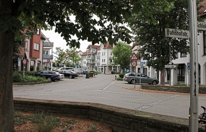 Die Ortsdurchfahrt von Sersheim ist ab Montag für den Durchgangsverkehr gesperrt. Fotos: Bögel