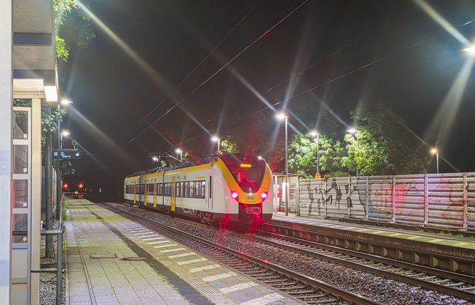 In diesem Regionalzug kam es zu dem Vorfall. (Archivbild)<span class='image-autor'>Melanie Keul/EinsatzReport24 /dpa</span>