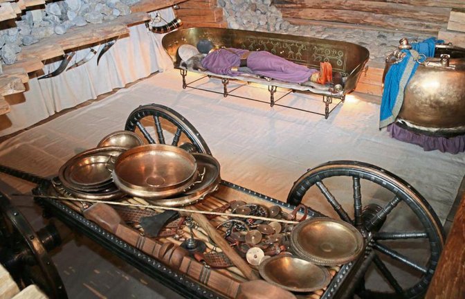 Herzstück des Keltenmuseums: die Rekonstruktion der Grabkammer.