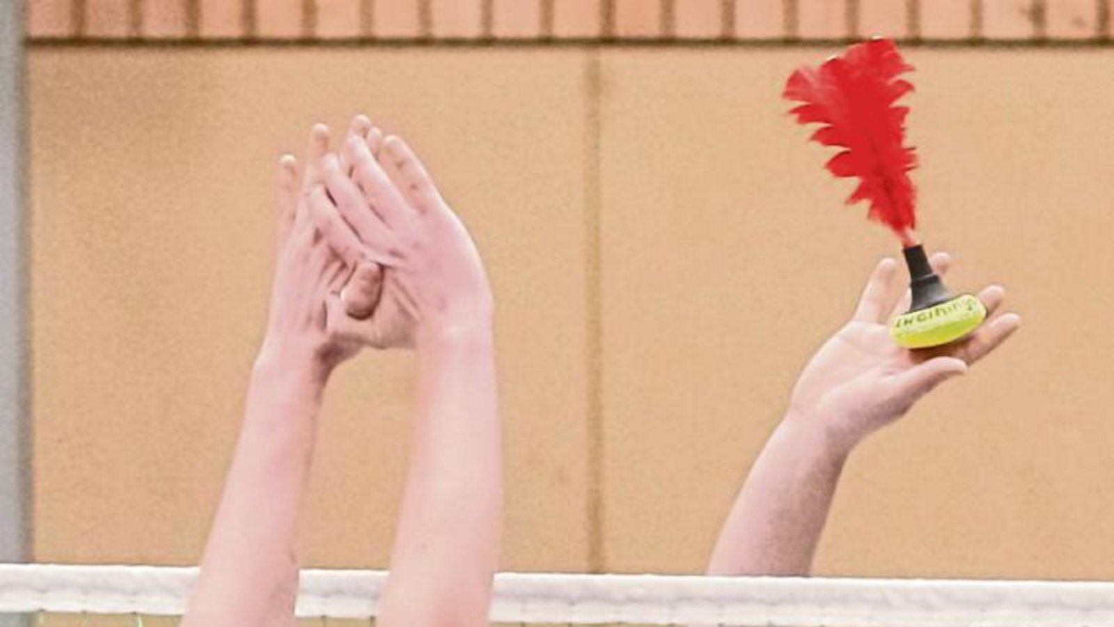 Iris Barbunopulos (rechts) hat mit dem Enzweihinger Mixedteam der 15- bis 18-Jährigen nichts anbrennen lassen und gegen Ötisheim souverän die Landesmeisterschaft gewonnen. Foto: Simecek Iris Barbunopulos (rechts) hat mit dem Enzweihinger Mixedteam der 15- bis 18-Jährigen nichts anbrennen lassen und gegen Ötisheim souverän die Landesmeisterschaft gewonnen. Foto: Simecek