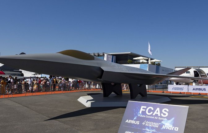 Modell des FCAS-Kampfjets: Das Militärprojekt der deutschen und französischen Regierung ist offenbar gescheitert.<span class='image-autor'>Foto: IMAGO/NurPhoto/IMAGO/Nicolas Economou</span>