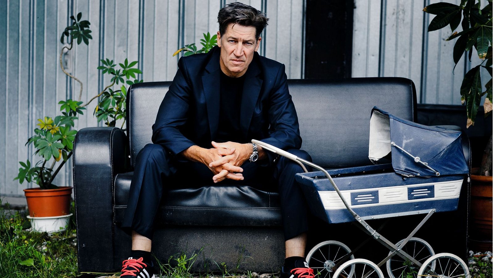 Der Schauspieler und Weihnachts-Schlagerinterpret Tobias MorettiFoto: Theaterhaus/Christian Hartmann Der Schauspieler und Weihnachts-Schlagerinterpret Tobias MorettiFoto: Theaterhaus/Christian Hartmann
