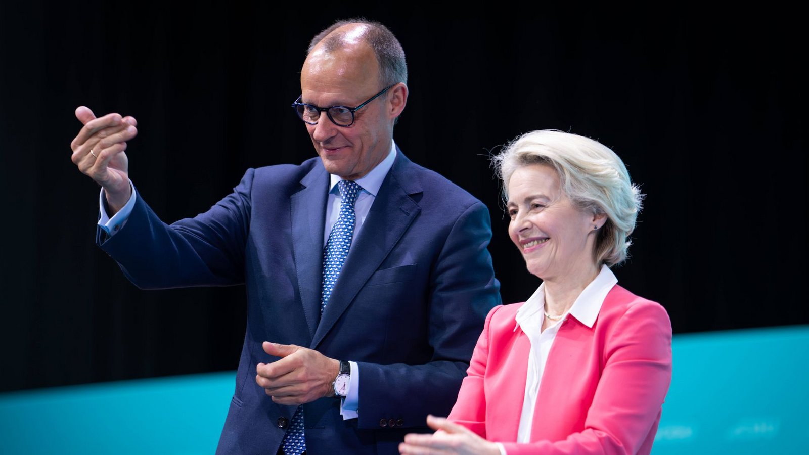 Friedrich Merz beim CDU-Parteitag – ruft er hier schon zum Tanz auf?Foto: IMAGO/Political-Moments/IMAGO Friedrich Merz beim CDU-Parteitag – ruft er hier schon zum Tanz auf?Foto: IMAGO/Political-Moments/IMAGO
