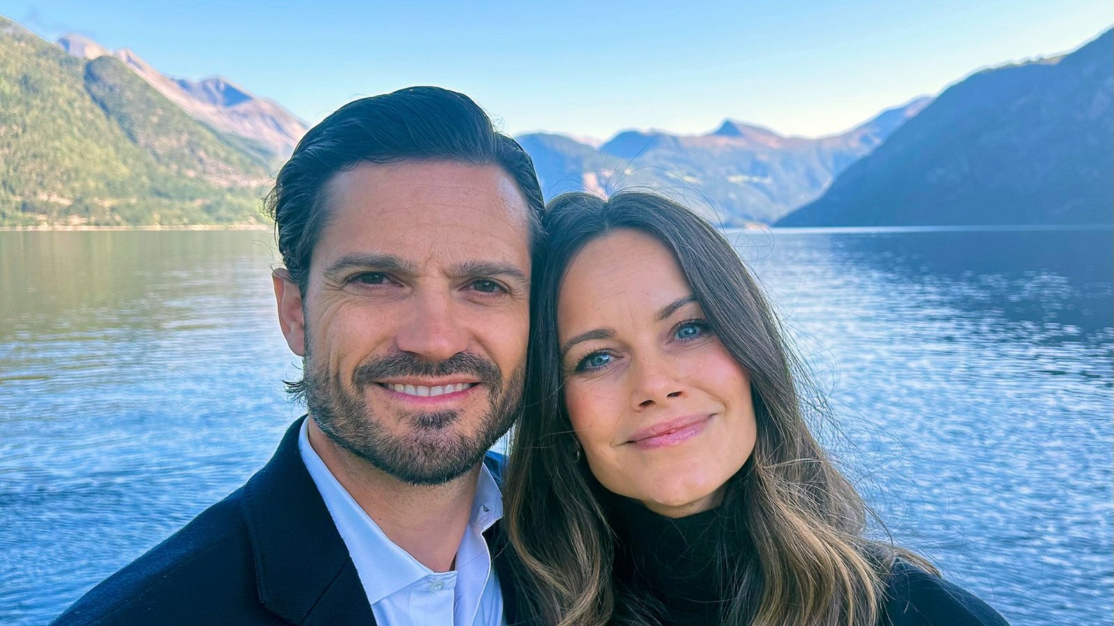 Prinz Carl Philip und Prinzessin Sofia haben auf Social Media ein neues Familienfoto geteilt.Foto: picture alliance/dpa/Königlicher Hof von Schweden | -