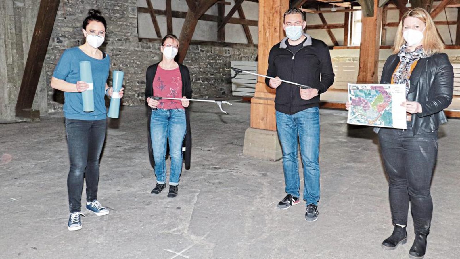 Das Veranstaltungsteam um Bürgermeister Frank Wittendorfer lädt alle Oberriexinger zur Frühjahrsputzete in den Osterferien ein. Fotos: Gergen Das Veranstaltungsteam um Bürgermeister Frank Wittendorfer lädt alle Oberriexinger zur Frühjahrsputzete in den Osterferien ein. Fotos: Gergen