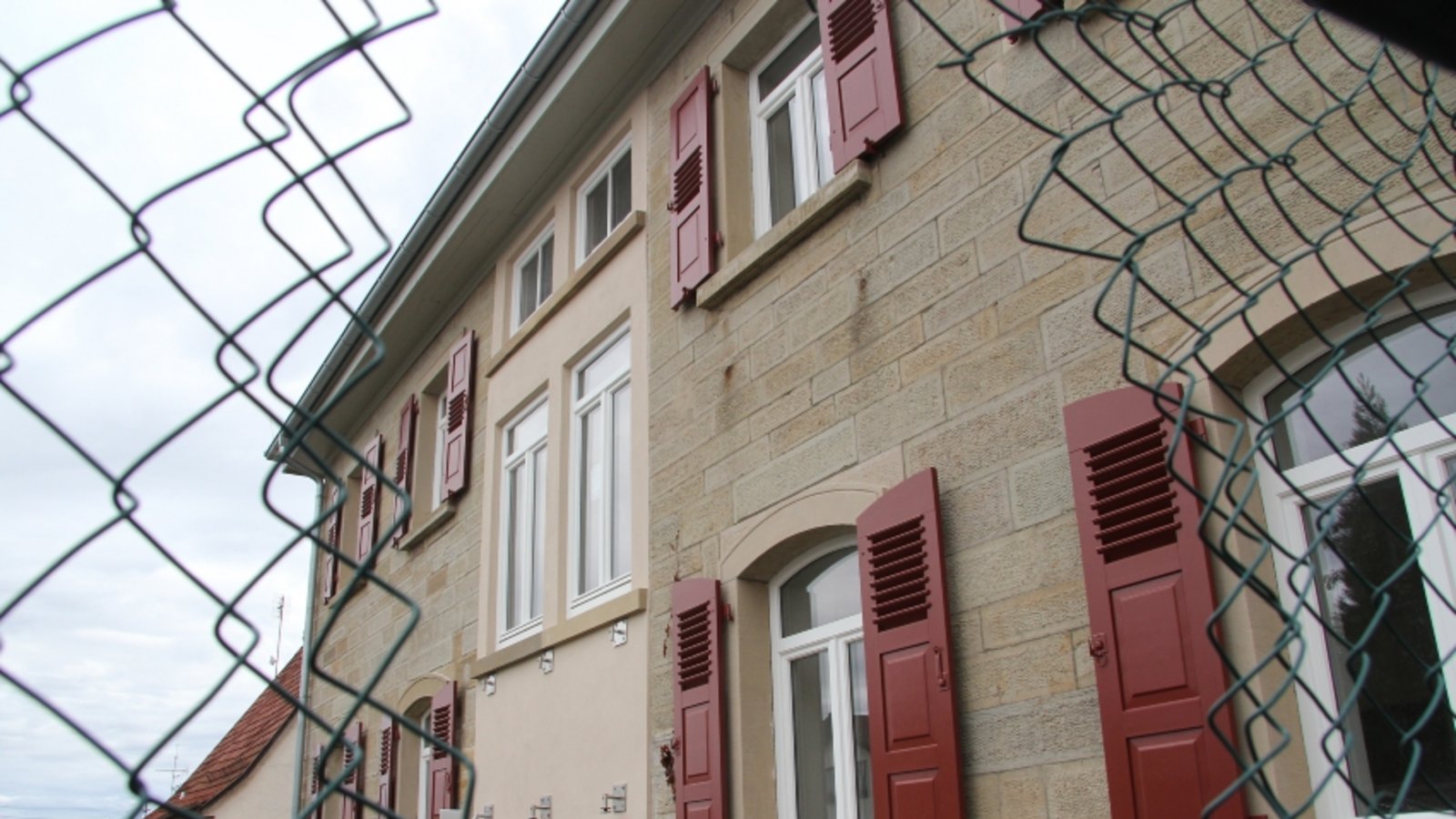 Im Alten Schulhaus in der Pfarrgasse zieht ein Kindernest ein. Foto: Archiv/Banholzer Im Alten Schulhaus in der Pfarrgasse zieht ein Kindernest ein. Foto: Archiv/Banholzer
