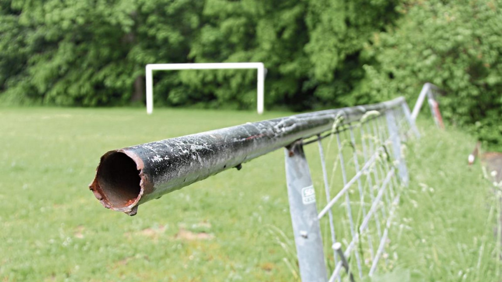 Der Sportplatz am Hochdorfer Pfaffenwäldle soll im Rahmen des EU-Förderprojekts Leader neu gestaltet werden. Fotos: Romanowski