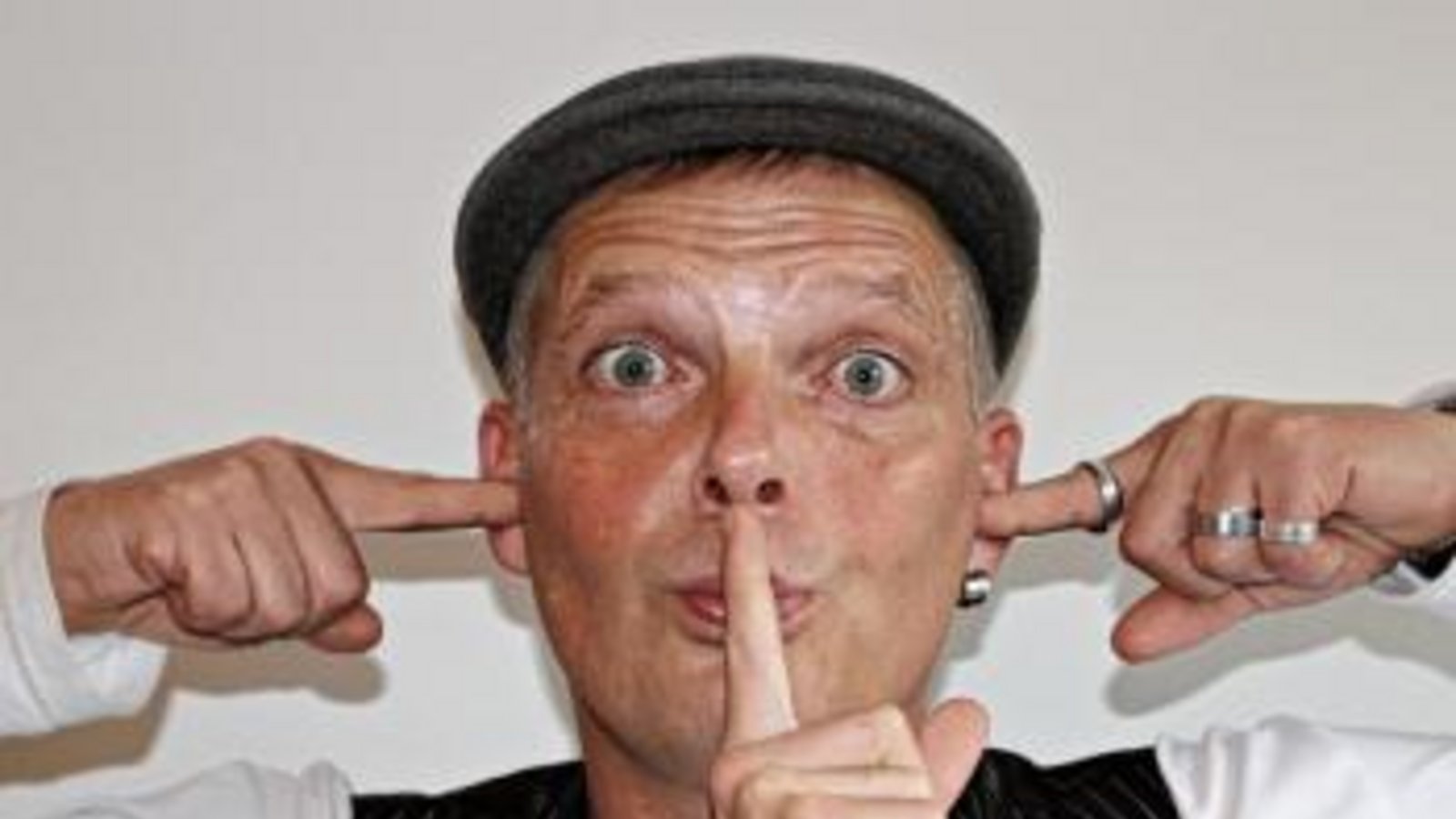 Künstler wie Linkmichel (links) und Andy Häussler treten dieses Mal im „Spatzabrettle“ auf. Fotos: p