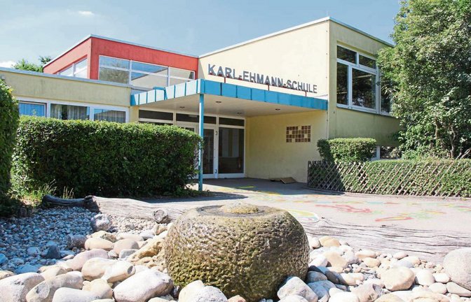Die Karl-Ehmann-Schule in Nussdorf feiert ihr 50-jähriges Bestehen mit einem Schulfest.  Fotos: Elsässer