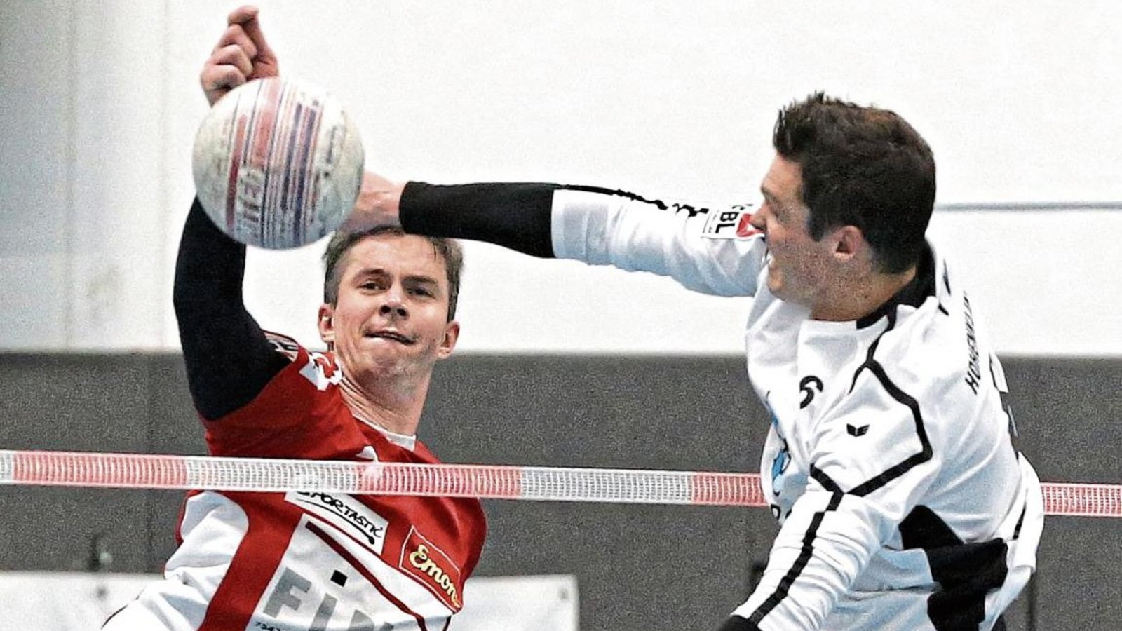 Kolja Meyer blieb an der Leine zwar oft Sieger gegen Alexander Thau, doch am Ende war der TVV um Haaresbreite geschlagen. Foto: Küppers
