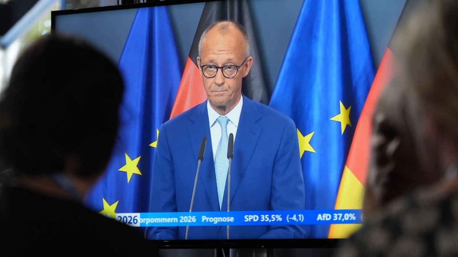 Der Hintergrund ist schwarz. Und die Zukunft des Kanzlers? Friedrich Merz (CDU)  nach den Wahlen in Berlin und Mecklenburg-Vorpommern.Marcus Brandt/dpa Pool/dpa