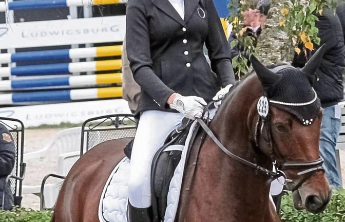 Ihr Pferd Walking on Sunshine präsentierte sich bei der L*-Dressur recht unruhig. Dennoch landete Janina Vohdin (RFZV Nussdorf) auf dem geteilten vierten Platz. Foto: Simecek