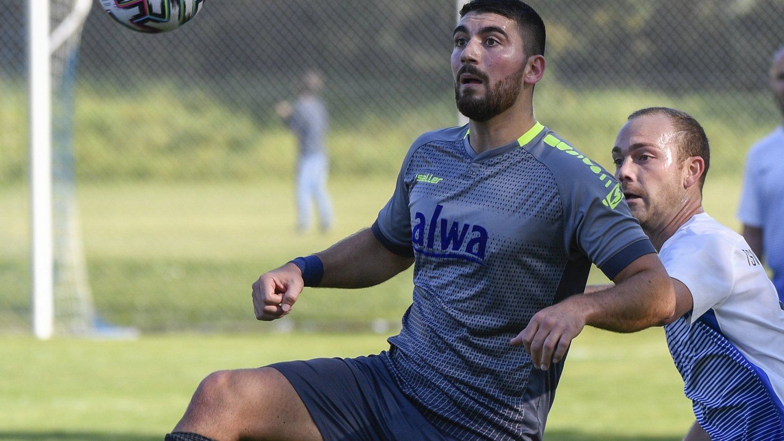 Das Derby auf dem Heiligenberg (von links Dani da Silva und Pascal Hirsch) gab es zuletzt vor 13 Monaten im Oktober 2021. Foto: Leitner Das Derby auf dem Heiligenberg (von links Dani da Silva und Pascal Hirsch) gab es zuletzt vor 13 Monaten im Oktober 2021. Foto: Leitner