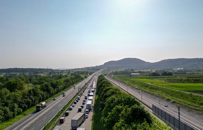 Im Stau Richtung Schwäbisch Alb: Auf der A 8 könnte es am Wochenende voll werden.<span class='image-autor'>Foto: 7aktuell.de/Enrique / Kaczor</span>
