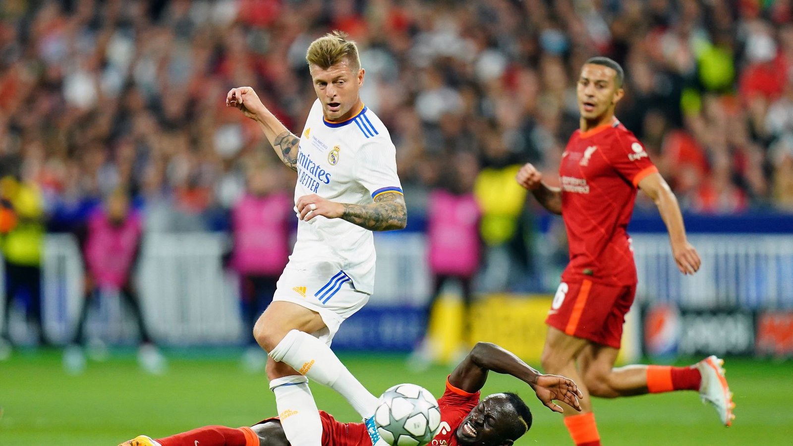 Kroos bricht TV-Interview ab: "Was ist das für eine Frage"