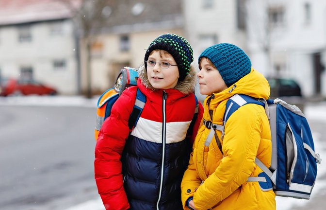 Im Freien fallen die Temperaturen unter den Gefrierpunkt, und auch in Schulgebäuden ist es kalt. Können Schüler dann einfach direkt zu Hause bleiben?<span class='image-autor'>Foto: IMAGO/Pond5 Images/IMAGO/xromrodinkax</span>