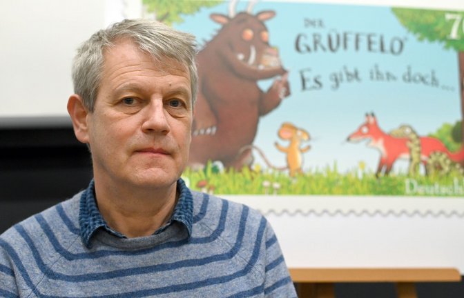 Der deutsche Illustrator Axel Scheffler gab dem weltberühmten Monster vor Jahren sein Gesicht. (Archivbild)<span class='image-autor'>Foto: Henning Kaiser/dpa</span>