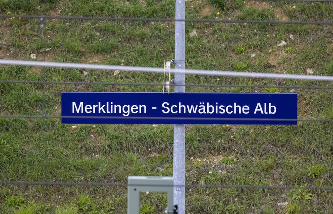 In Merklingen auf der Schwäbischen Alb halten nun auch Züge.<span class='image-autor'>Foto: IMAGO//Arnulf Hettrich</span>