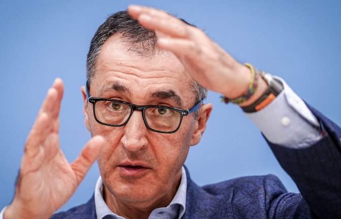 Cem Özdemir hat nach dem Ampel-Aus das Amt des Bildungsministers zusätzlich zu seinem Job an der Spitze des Landwirtschaftsministeriums übernommen.<span class='image-autor'>Foto: dpa/Kay Nietfeld</span>