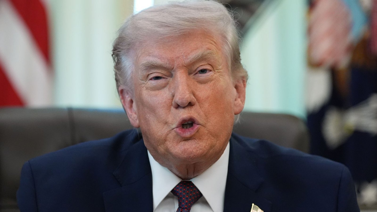 Der US-Präsident hat mit den "Artemis 2"-Astronauten gesprochen. (Archivbild)Foto: Alex Brandon/AP/dpa